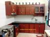 tủ bếp nhôm vân gỗ chữ L - anh 1