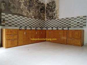 thiết kế tủ bếp nhôm vân gỗ chữ L